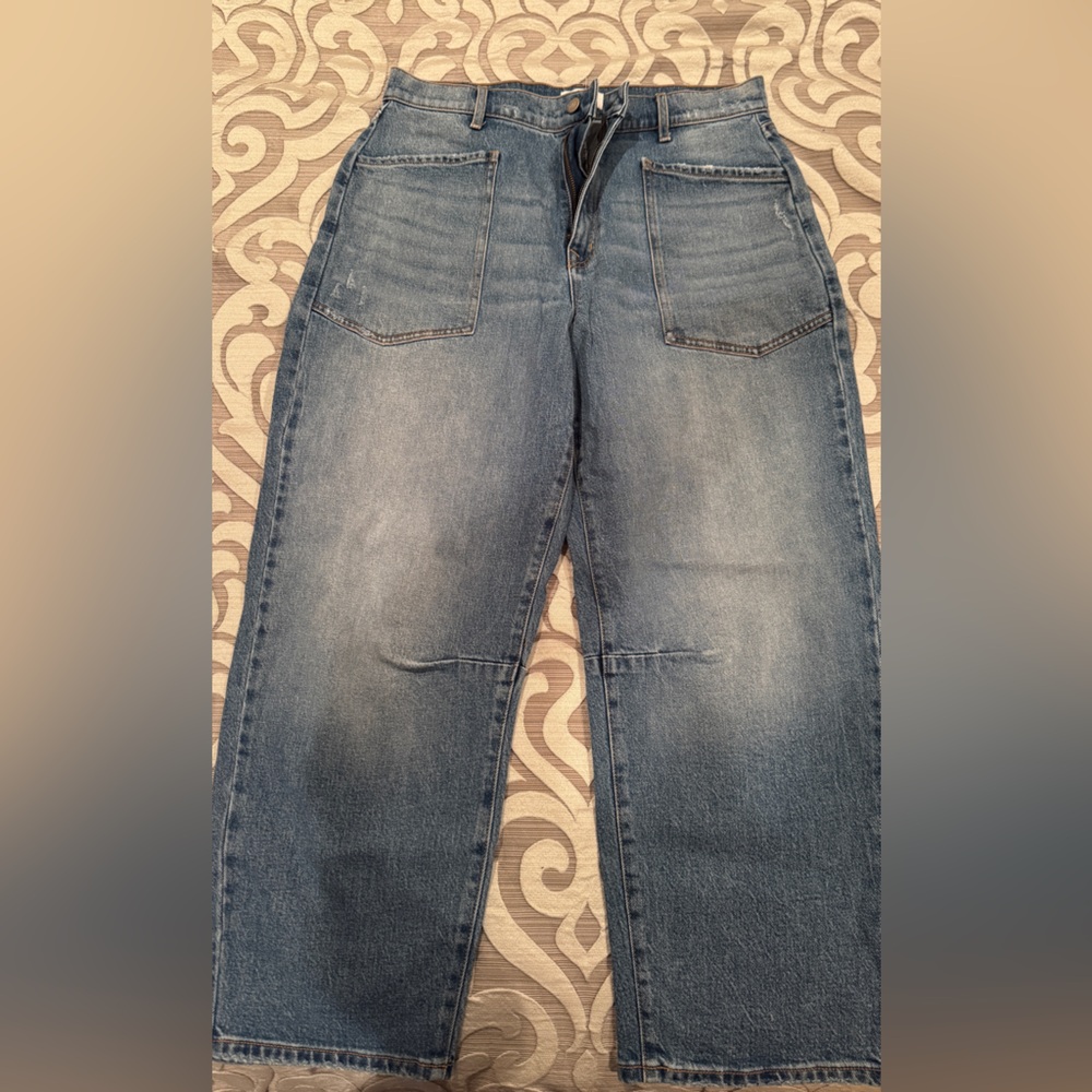 Women's Barrel Light Blue Jeans - evereve - Picture 6 of 9